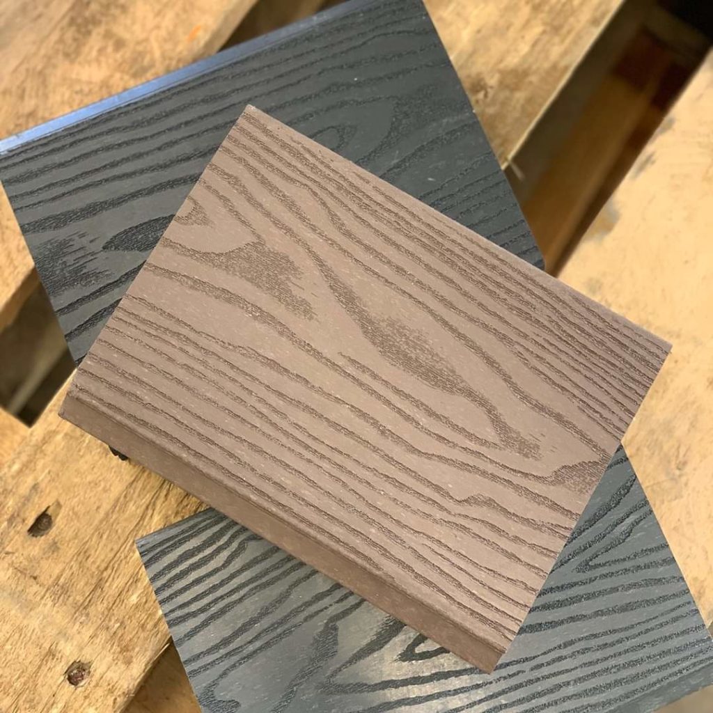 Tablón con textura madera de plástico reciclado Alquienvas Plastic